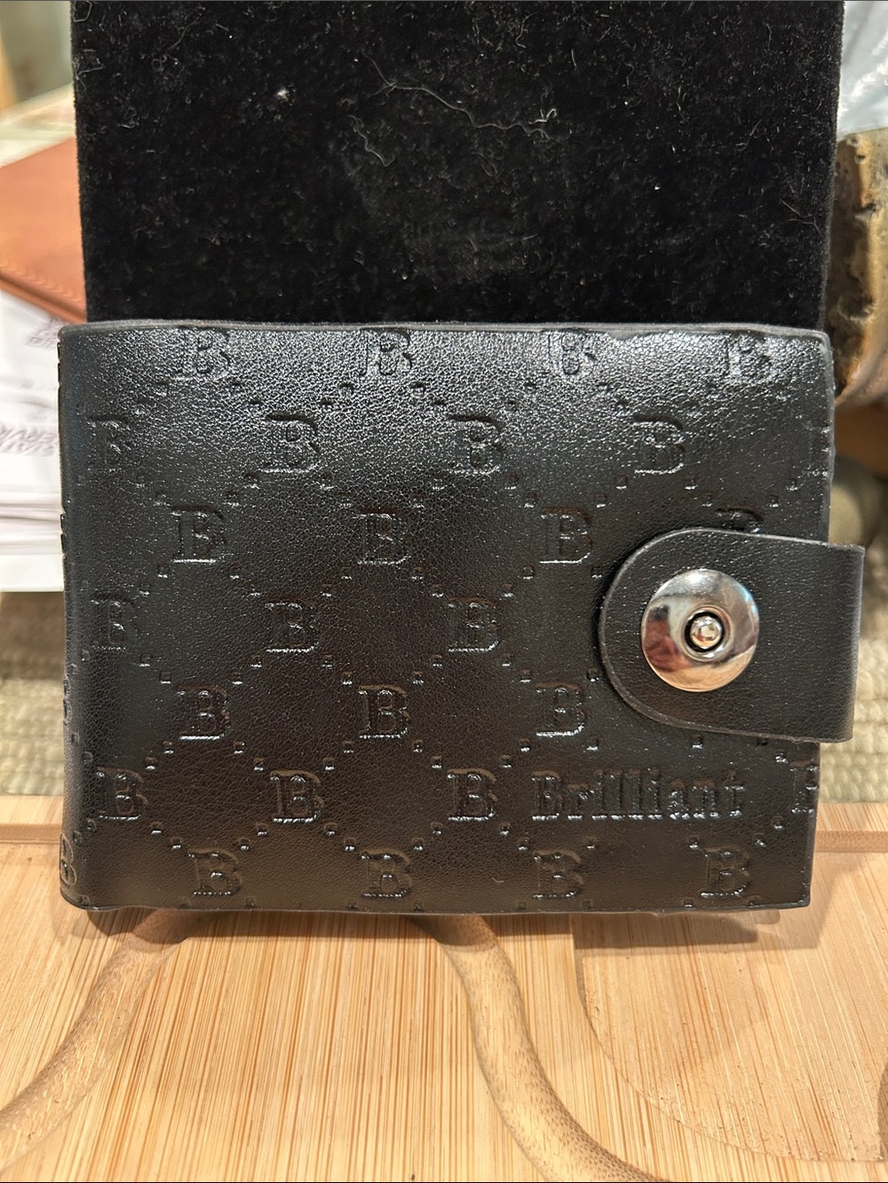 Brilliant Black Men's Leather Card & Key Holder with Snap